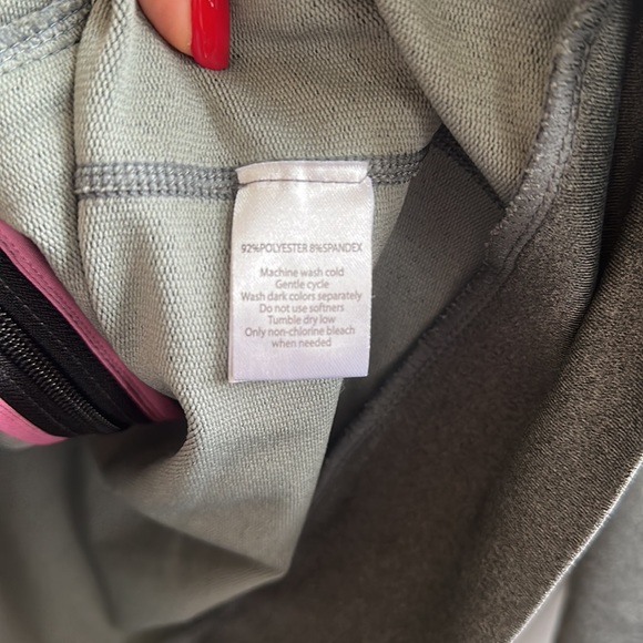 UNTUCKit 🔥 Women’s Performance Full Zip Stretchy Jacket Hoodie Sweatshirt Sz S - Picture 3 of 9